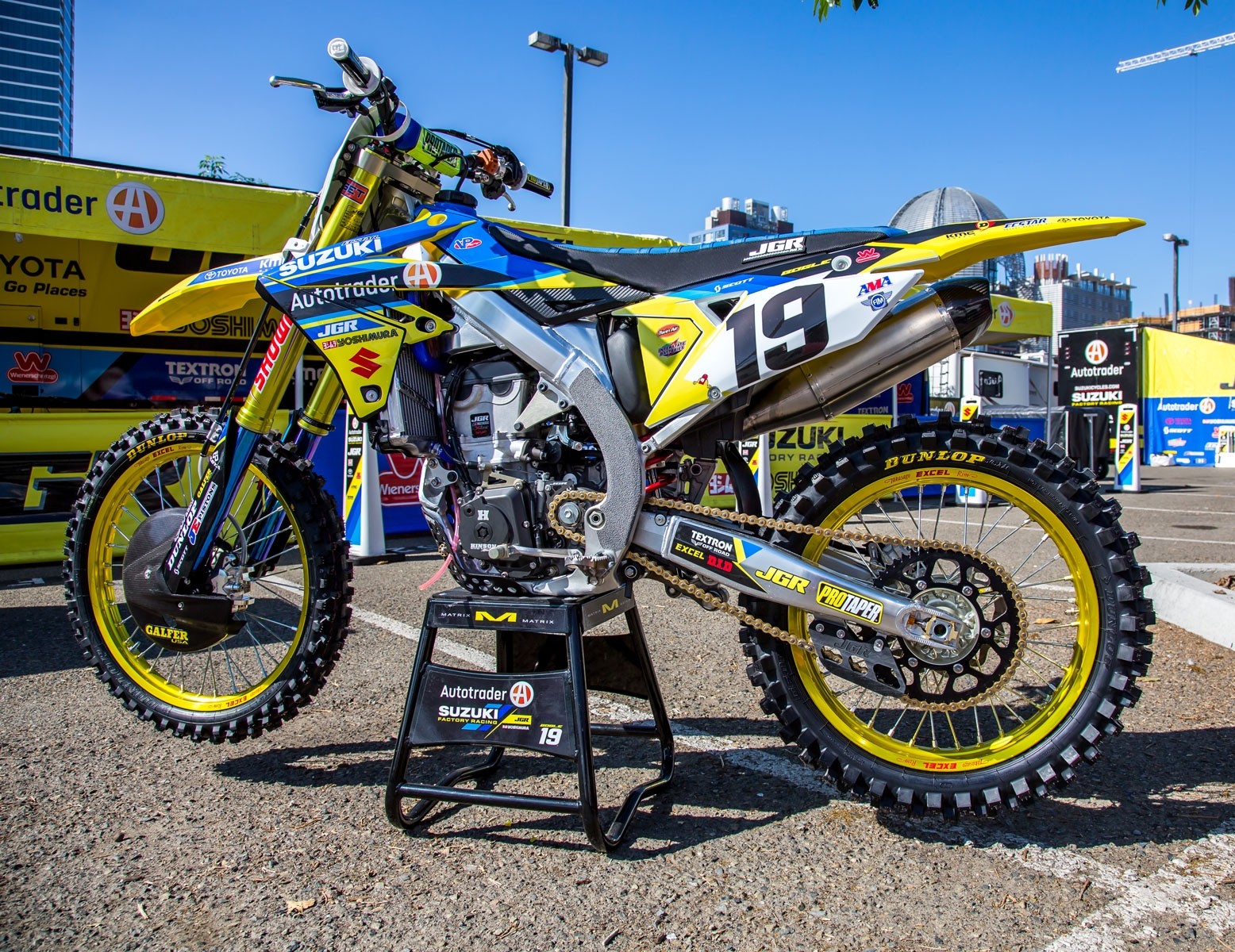 2018 JGR Suzuki 